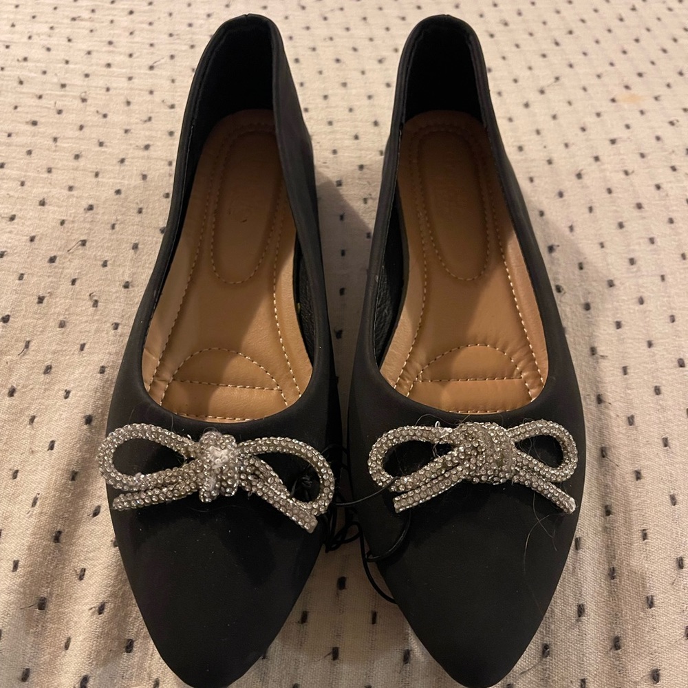 Brand New - Never Been Worn Black Flats w/ rhinestone bow detail